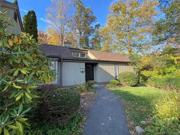 $2,850 | 311 Heritage Village, Unit B, Southbury, CT 06488