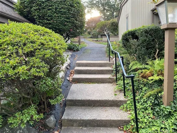 $2,850 | 311 Heritage Village, Unit B, Southbury, CT 06488