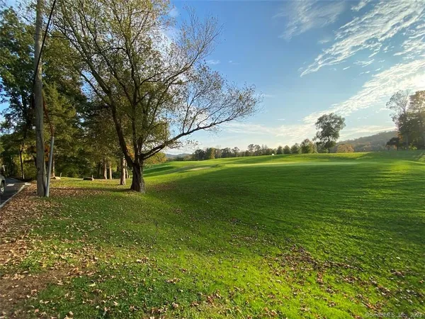 $2,850 | 311 Heritage Village, Unit B, Southbury, CT 06488