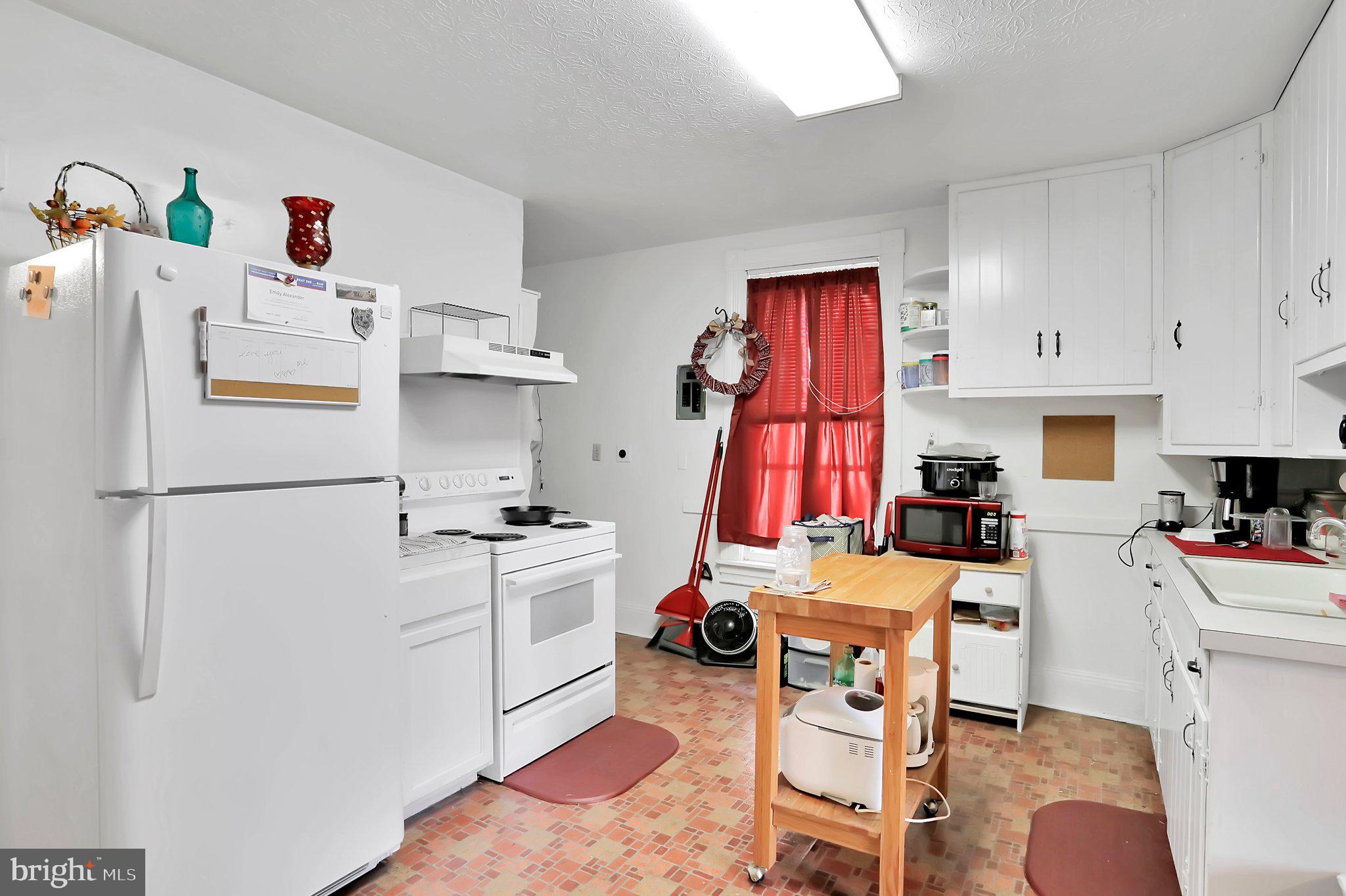 404 South Mildred Street Ranson, WV 25438 - Photo 7 of 61 Apartment 1 kitchen
