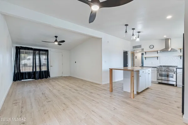 $1,250 | 227 South Ave B, San Manuel, AZ 85631