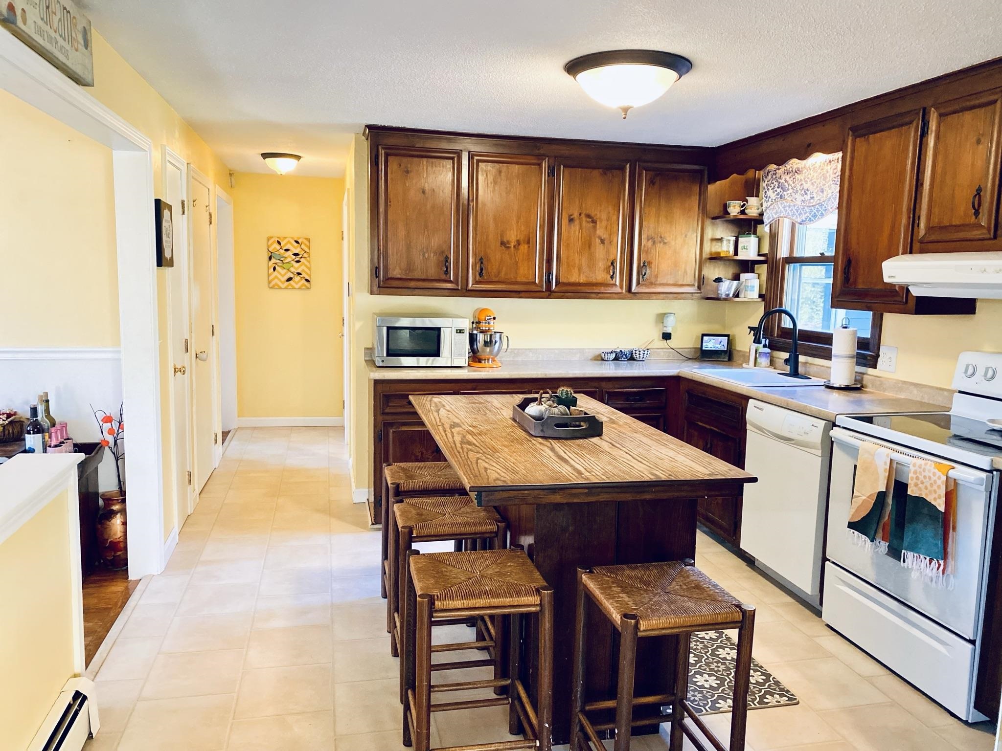 238 Joe English Road New Boston, NH 03070 - Photo 10 of 37 Gallery Image 10