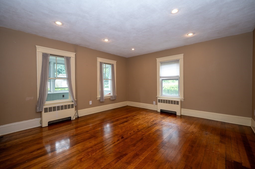 13 Rural Street Worcester, MA 01604 - Photo 8 of 29 Gallery Image 8