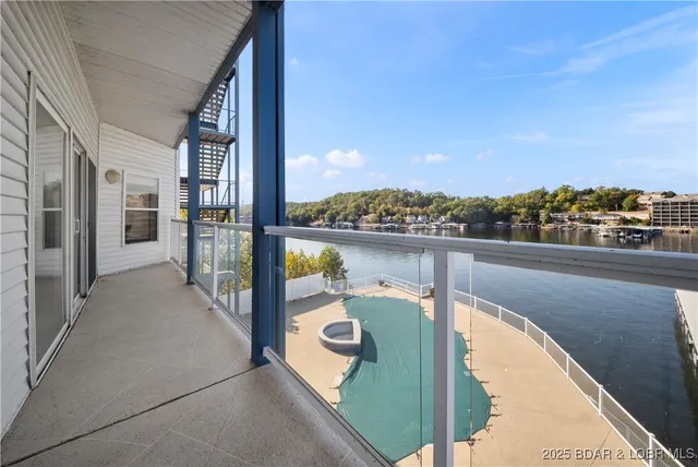 $589,000 | 183 Upper Monarch Cove Drive, Unit 3A, Lake Ozark, MO 65049