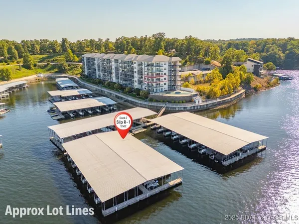 $589,000 | 183 Upper Monarch Cove Drive, Unit 3A, Lake Ozark, MO 65049