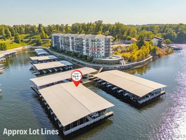$589,000 | 183 Upper Monarch Cove Drive, Unit 3A, Lake Ozark, MO 65049