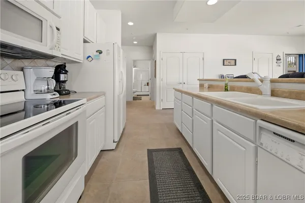 $589,000 | 183 Upper Monarch Cove Drive, Unit 3A, Lake Ozark, MO 65049