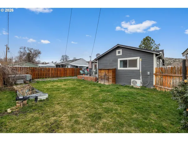$245,000 | 242 Northwest 1st Avenue, John Day, OR 97845