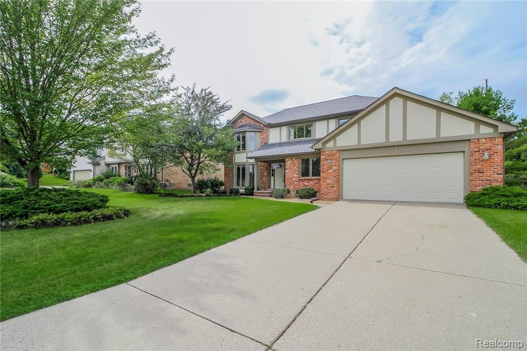 1369 Lomas Verdes Rochester, MI 48306 - Photo 2 of 41 035-photo-front-view-6260502.jpg