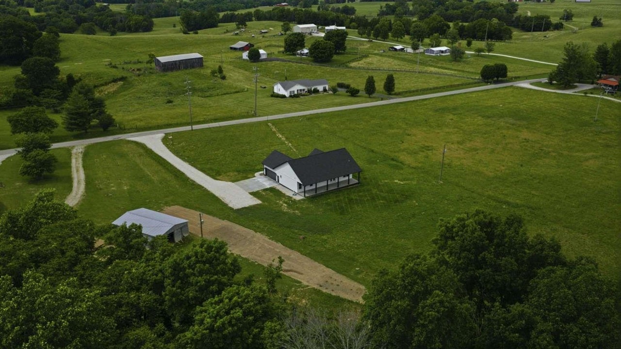 888 Siddens Road Glasgow, KY 42141 - Photo 10 of 35 Gallery Image 10