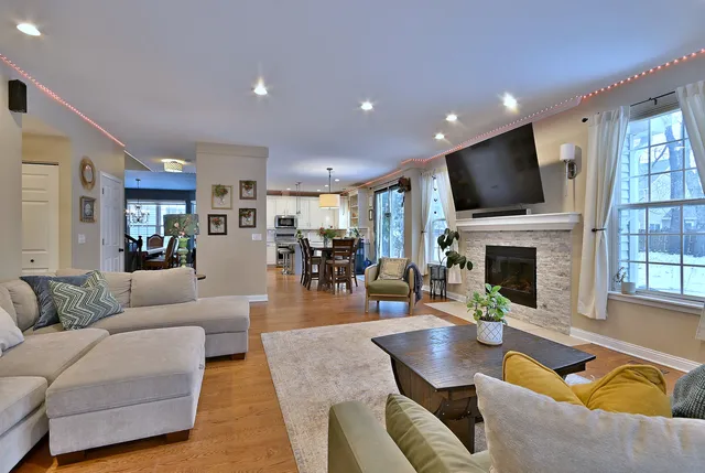 $510,000 | 377 Geneva Lane, Cary, IL 60013