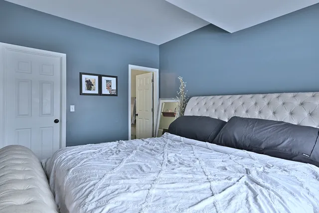 $510,000 | 377 Geneva Lane, Cary, IL 60013