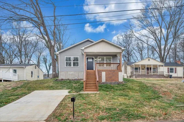 $205,000 | 1424 Varnell Avenue Northeast, Roanoke, VA 24012