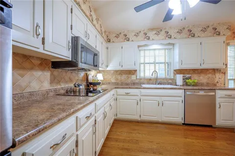 $500,000 | 12704 West 117th Street, Overland Park, KS 66210