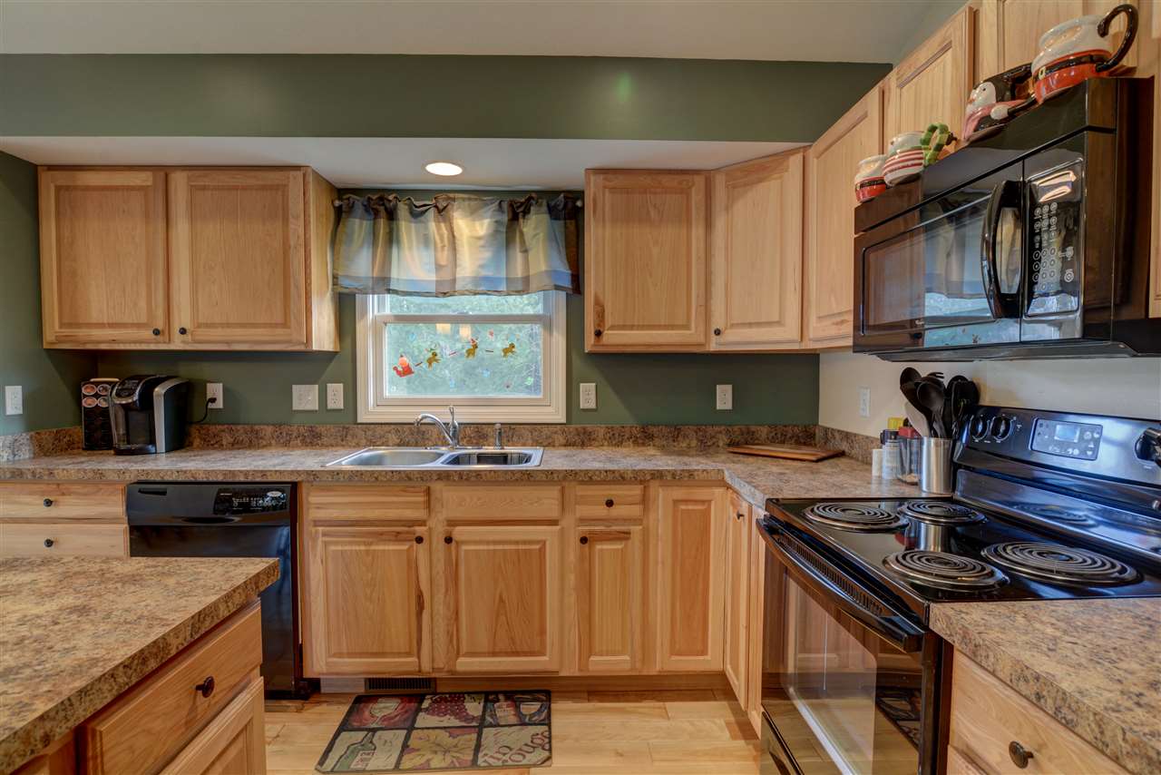 1544 Round Lake Road Interlochen, MI 49643 - Photo 13 of 40 1828550-12.JPG