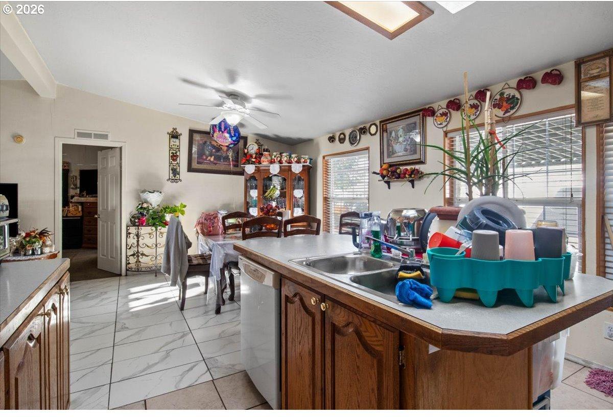 786 Hoffman Road Northeast Salem, OR 97301 - Photo 16 of 38 Gallery Image 16