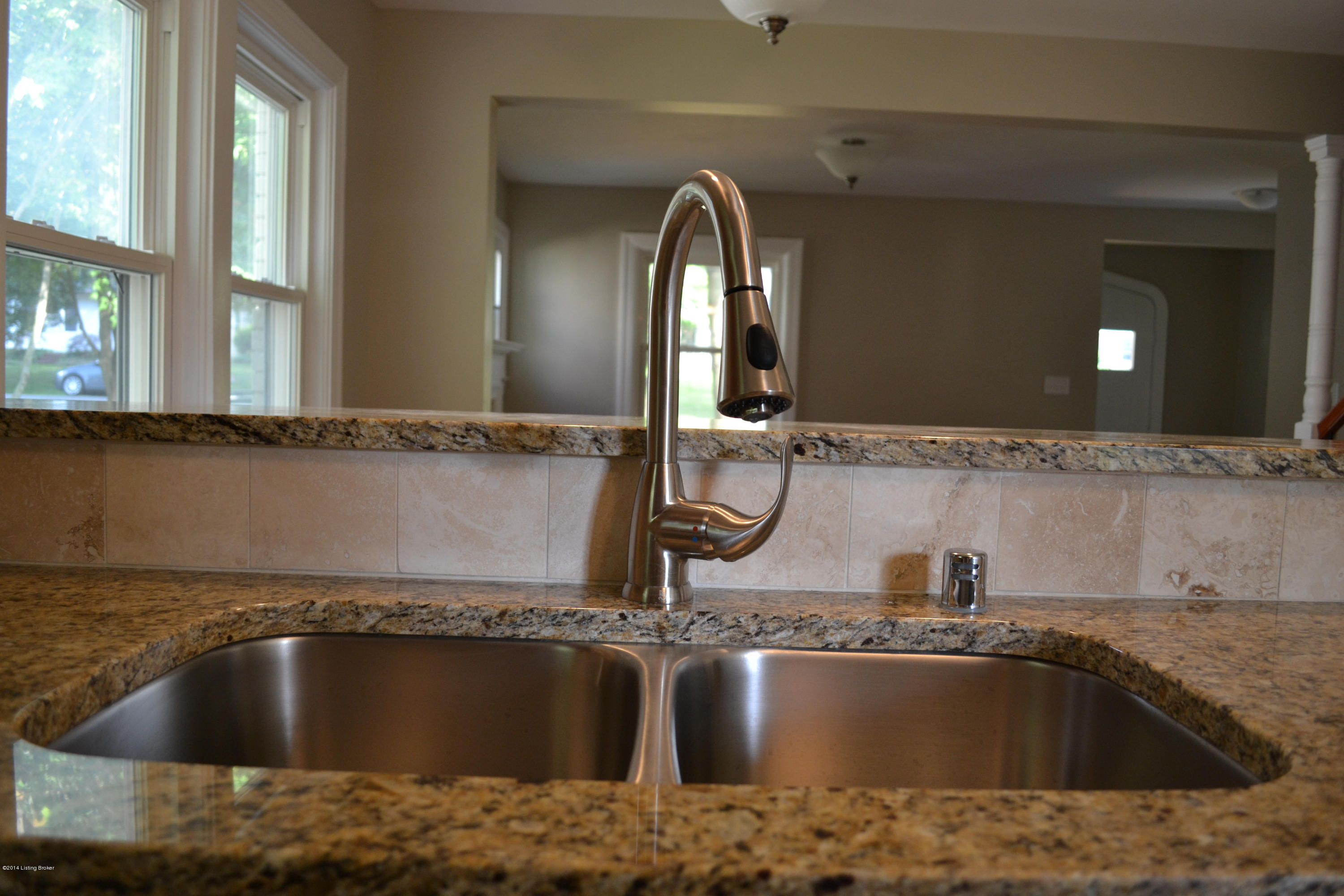 4027 Springhill Road Louisville, KY 40207 - Photo 15 of 48 DSC_0537