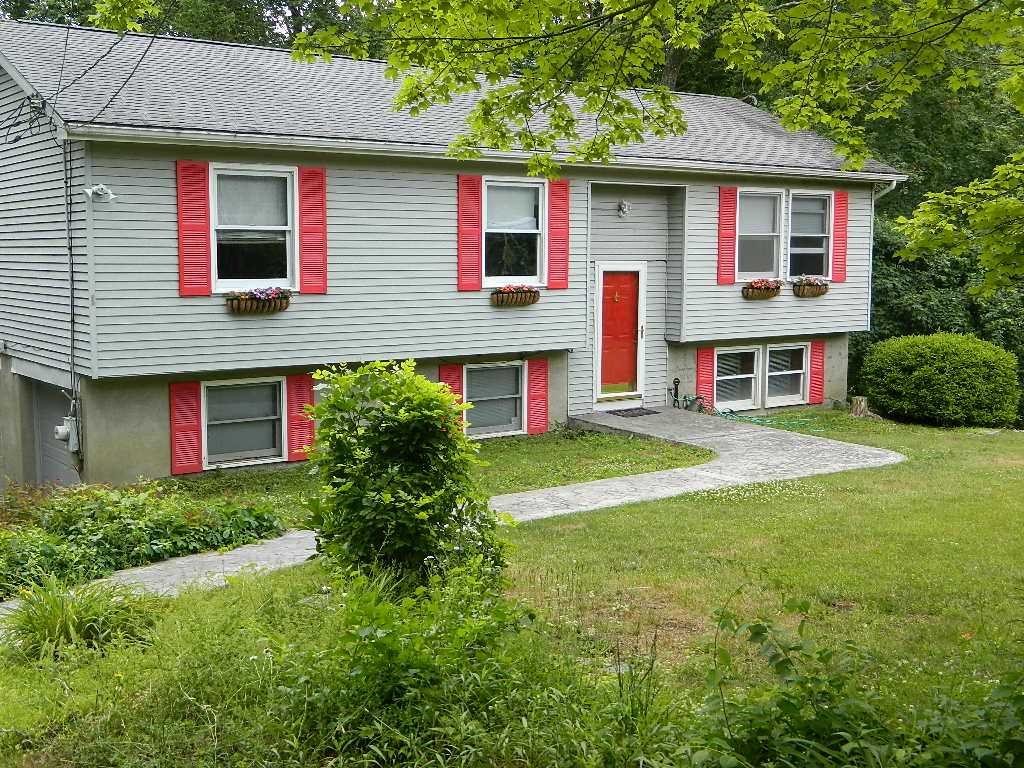 468 Pleasant Ridge Road Poughquag, NY 12570 - Photo 3 of 30