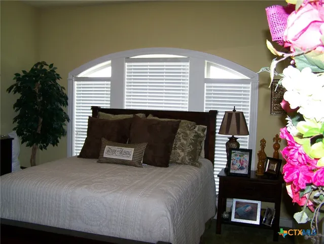 $550,000 | 101 Laurel Oak Circle, Cuero, TX 77954