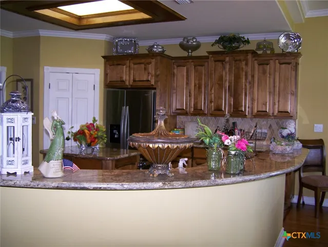 $550,000 | 101 Laurel Oak Circle, Cuero, TX 77954