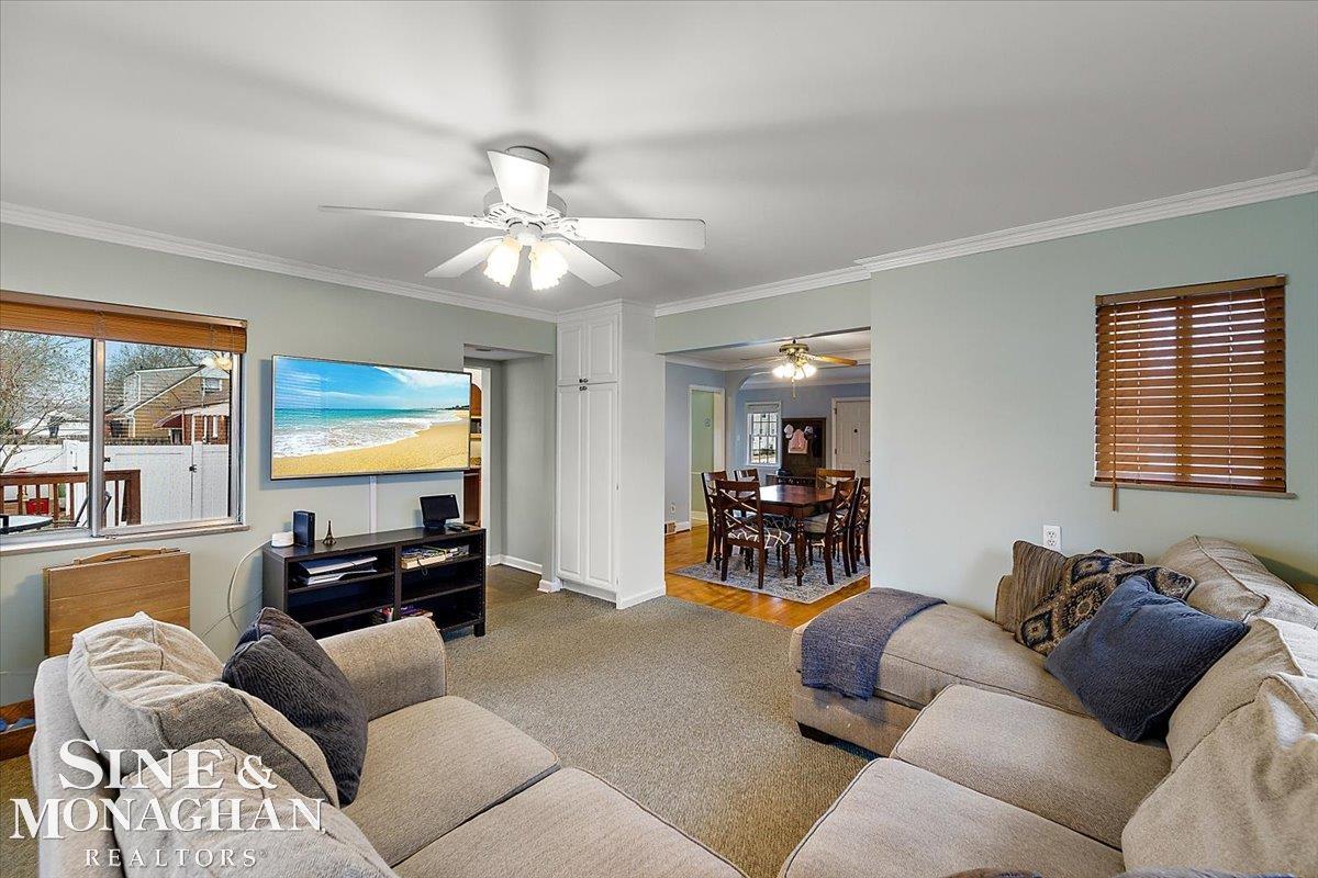 2207 Hawthorne Road Grosse Pointe Woods, MI 48236 - Photo 15 of 42