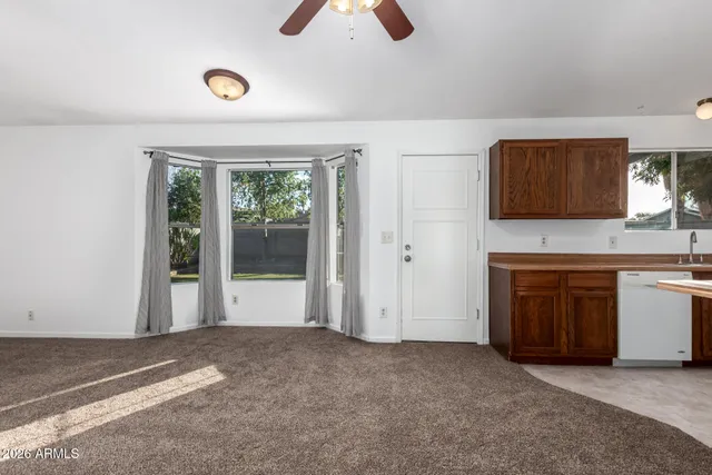 $475,000 | 301 East Desert Lane, Gilbert, AZ 85234