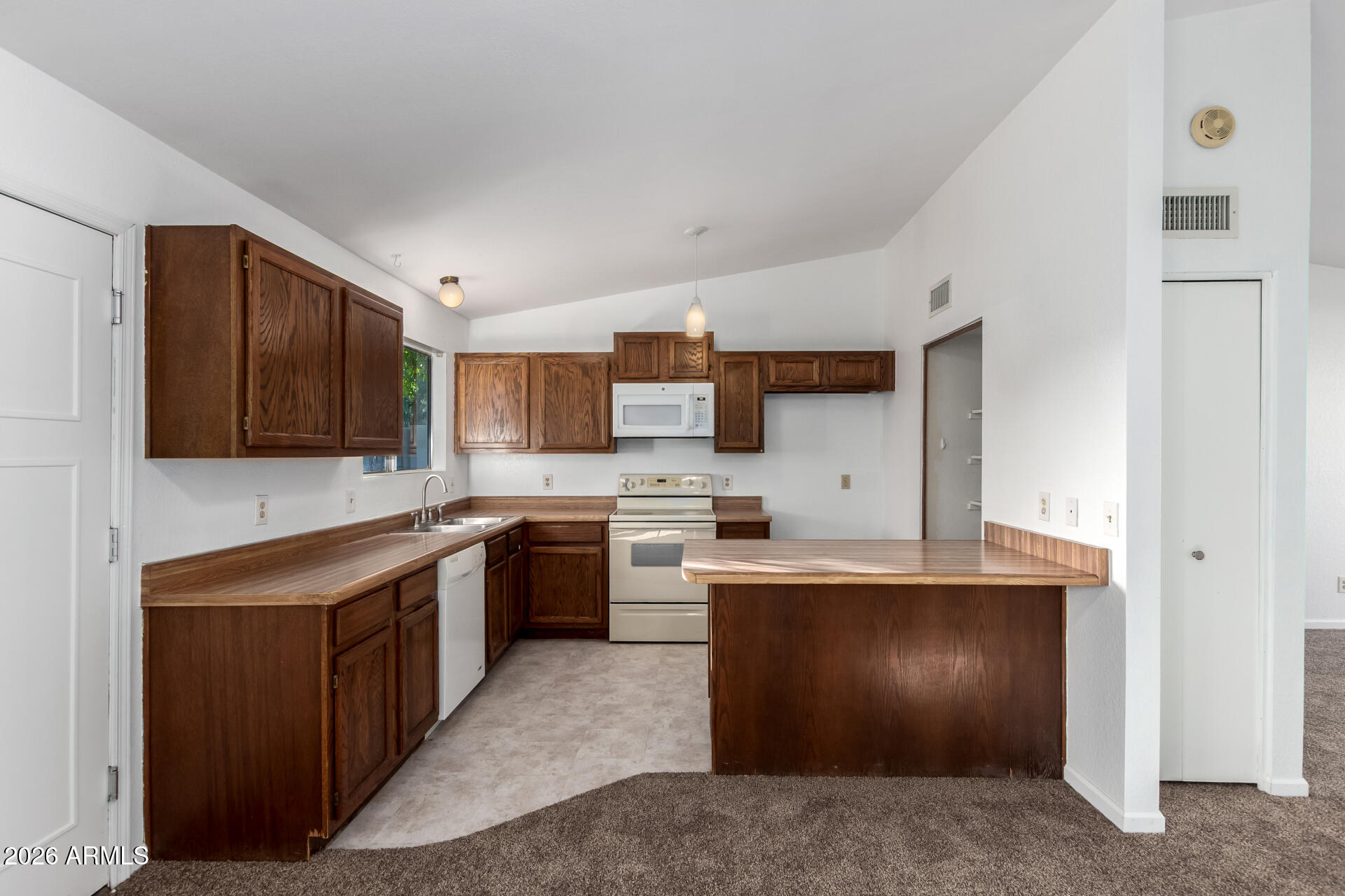 301 East Desert Lane Gilbert, AZ 85234 - Photo 13 of 34 14 - Desert