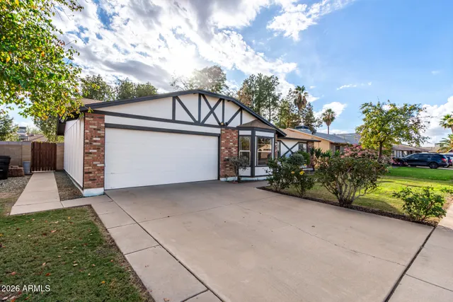 $475,000 | 301 East Desert Lane, Gilbert, AZ 85234