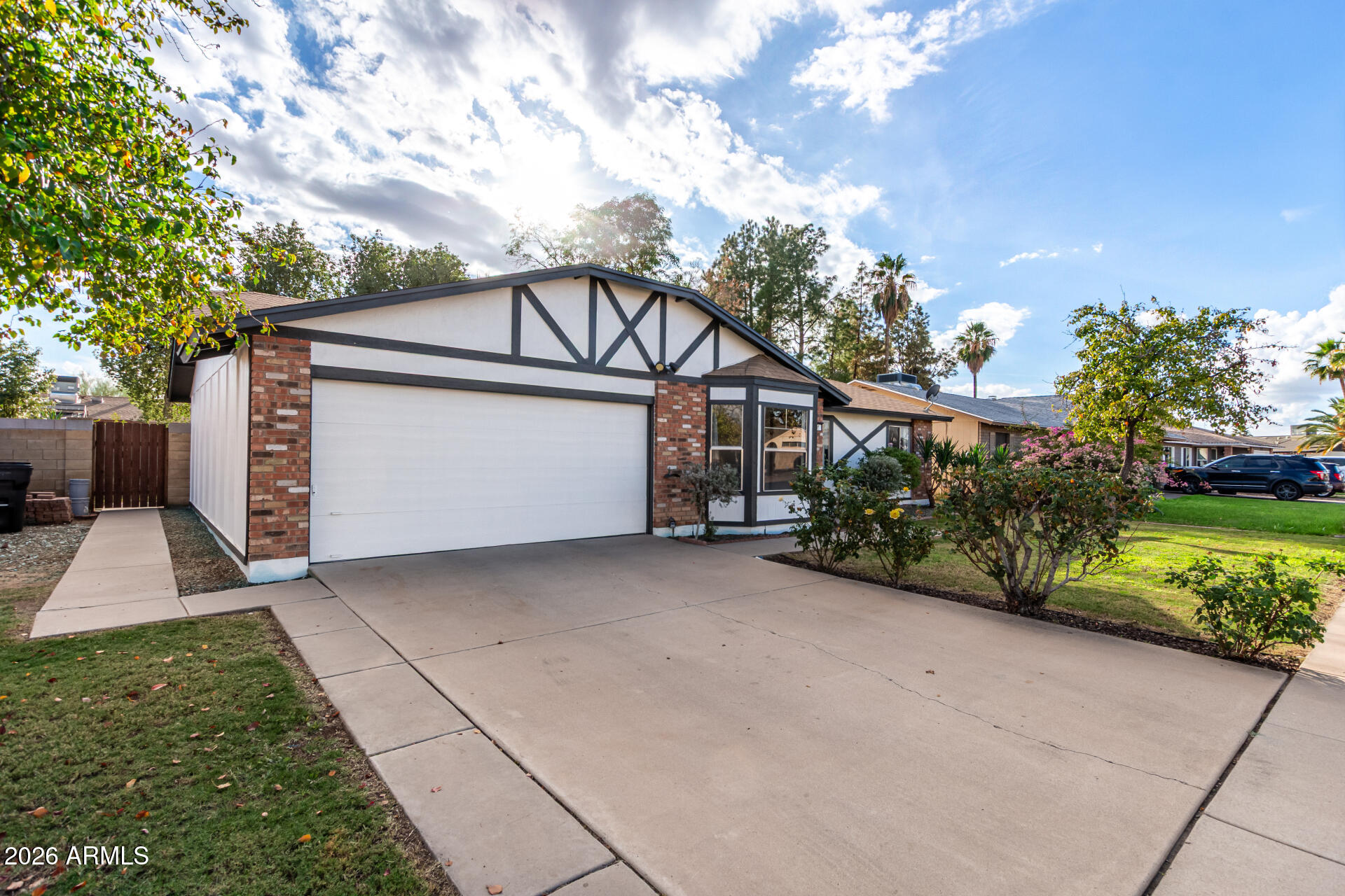 301 East Desert Lane Gilbert, AZ 85234 - Photo 3 of 34 3 - Desert