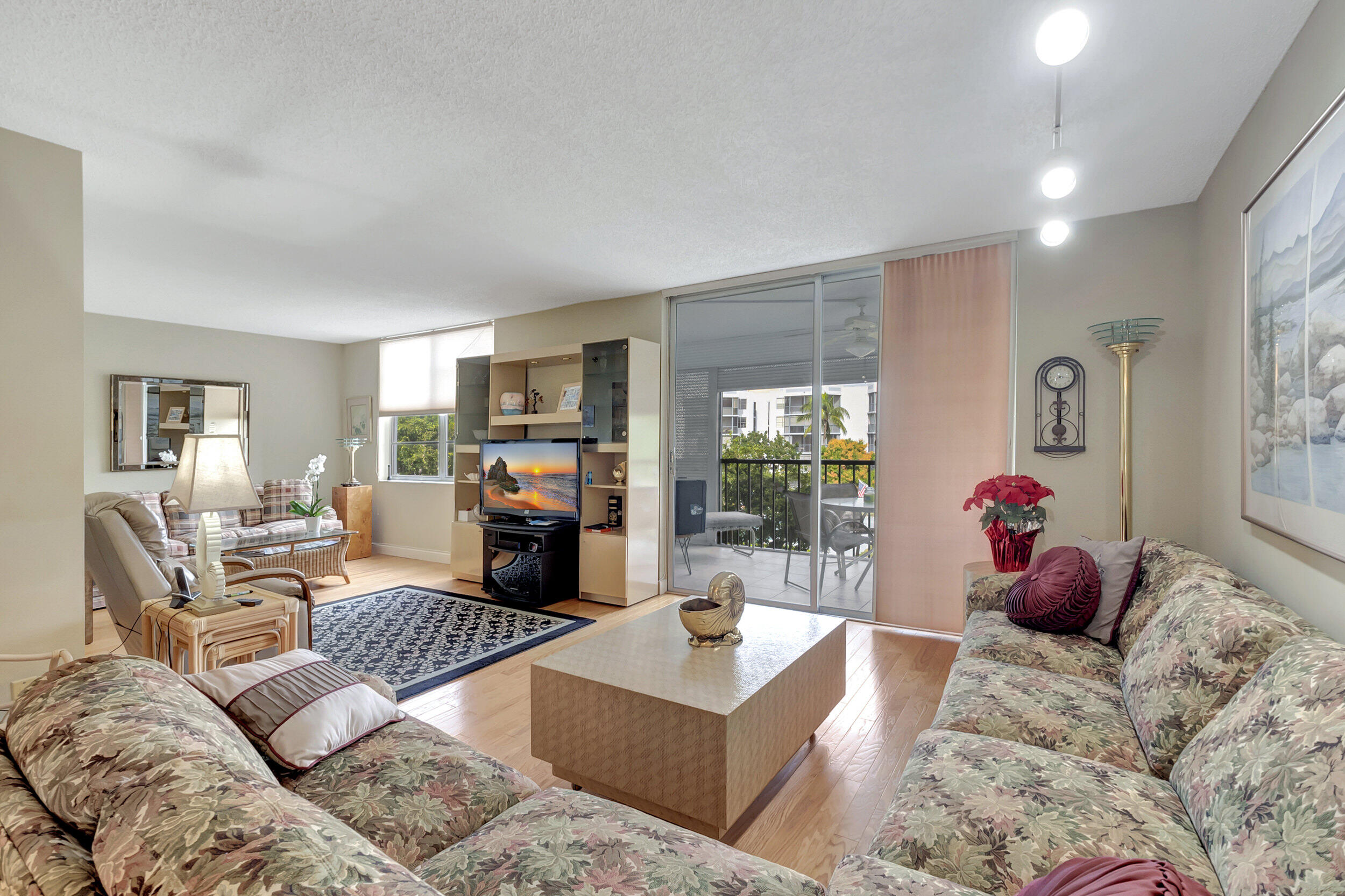 6500 Northwest 2nd Avenue, Unit 315 Boca Raton, FL 33487 - Photo 11 of 34 16_dsc_6160