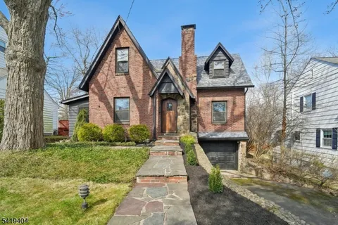 $799,000 | 9 Dogwood Road, West Orange, NJ 07052