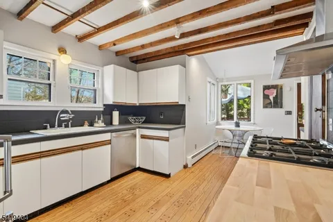 $799,000 | 9 Dogwood Road, West Orange, NJ 07052