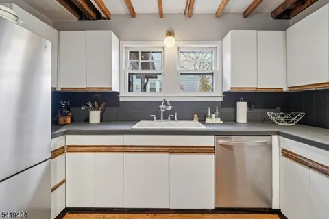 $799,000 | 9 Dogwood Road, West Orange, NJ 07052