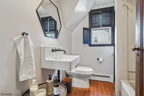 $799,000 | 9 Dogwood Road, West Orange, NJ 07052