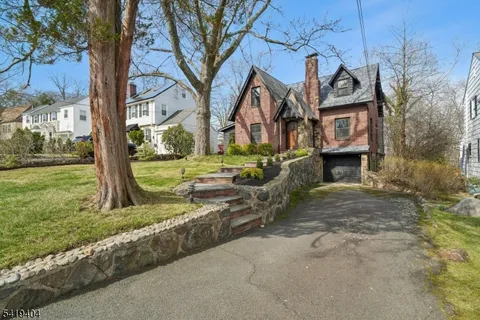 $799,000 | 9 Dogwood Road, West Orange, NJ 07052