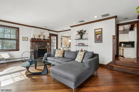 $799,000 | 9 Dogwood Road, West Orange, NJ 07052