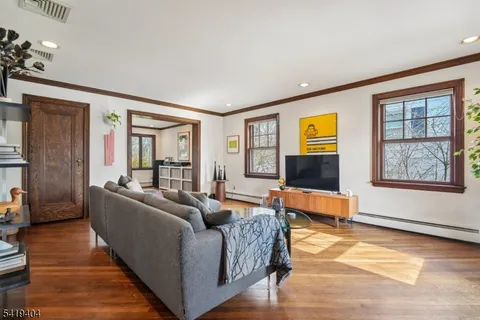 $799,000 | 9 Dogwood Road, West Orange, NJ 07052