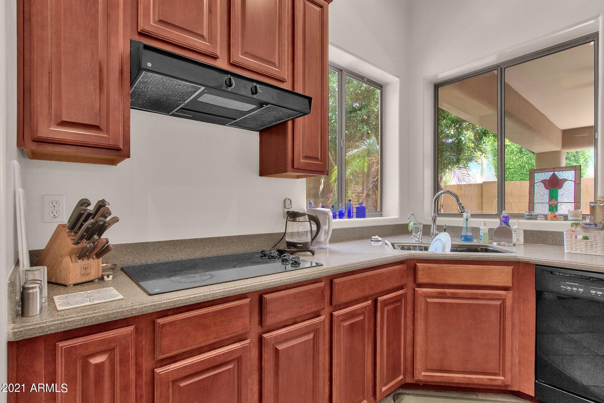 3138 East Amber Ridge Way Phoenix, AZ 85048 - Photo 13 of 30 Kitchen