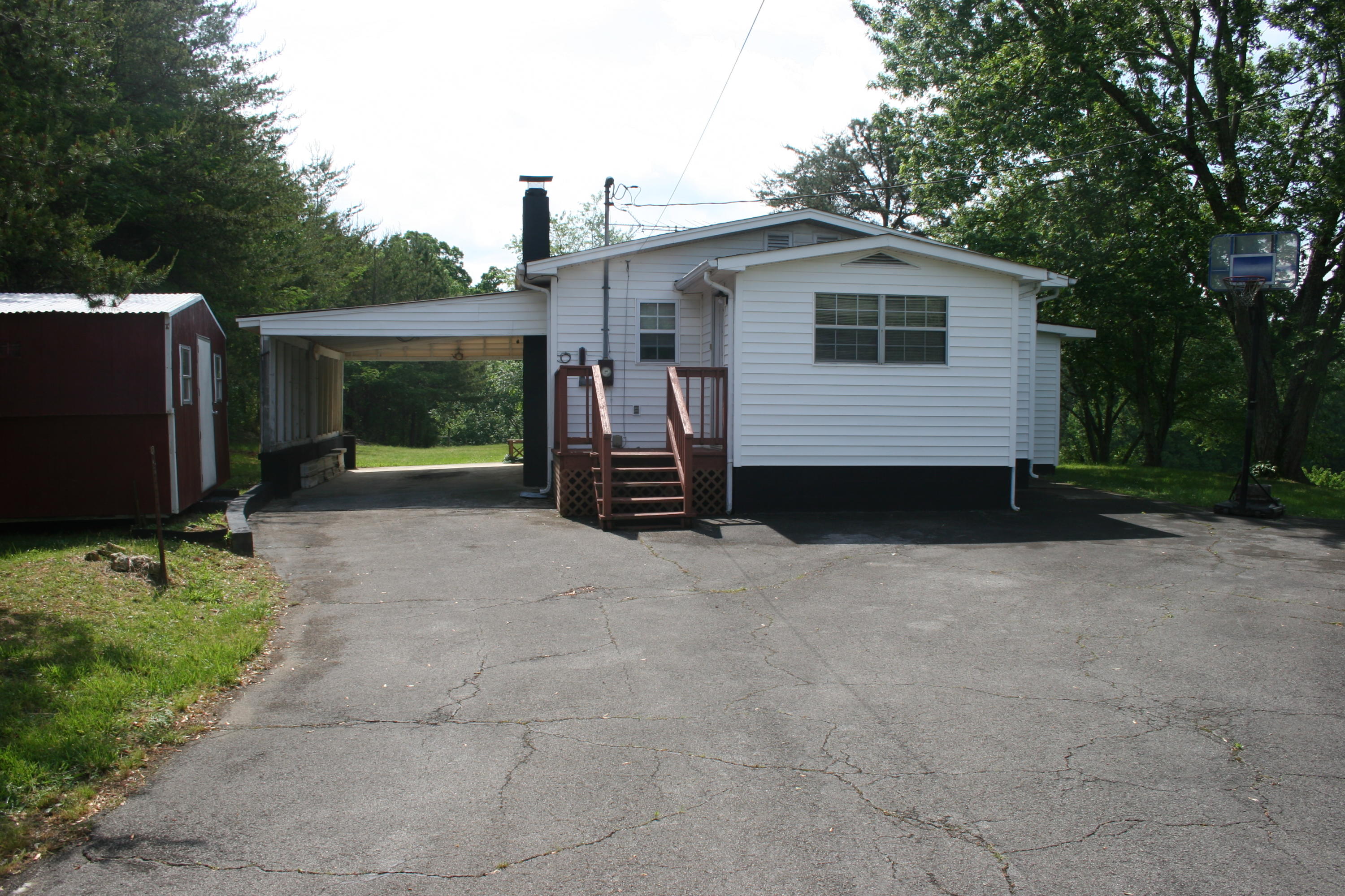 2815 Kiser Road Philadelphia, TN 37846 - Photo 1 of 32 IMG_5501