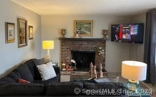 $1,600 | 38 Timber Lane, Unit 1, Waterbury, CT 06705