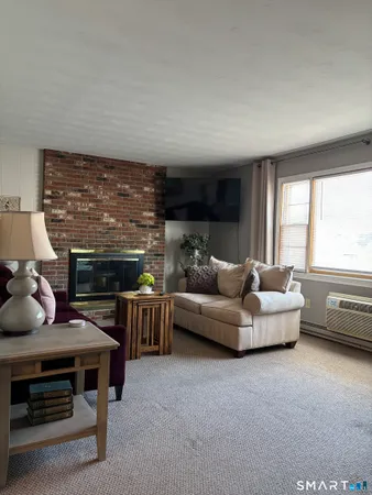 $1,600 | 38 Timber Lane, Unit 1, Waterbury, CT 06705