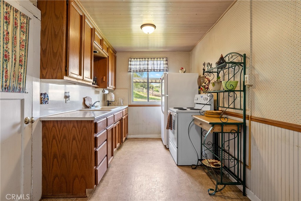 2925 Oakdale Road Paso Robles, CA 93446 - Photo 13 of 48