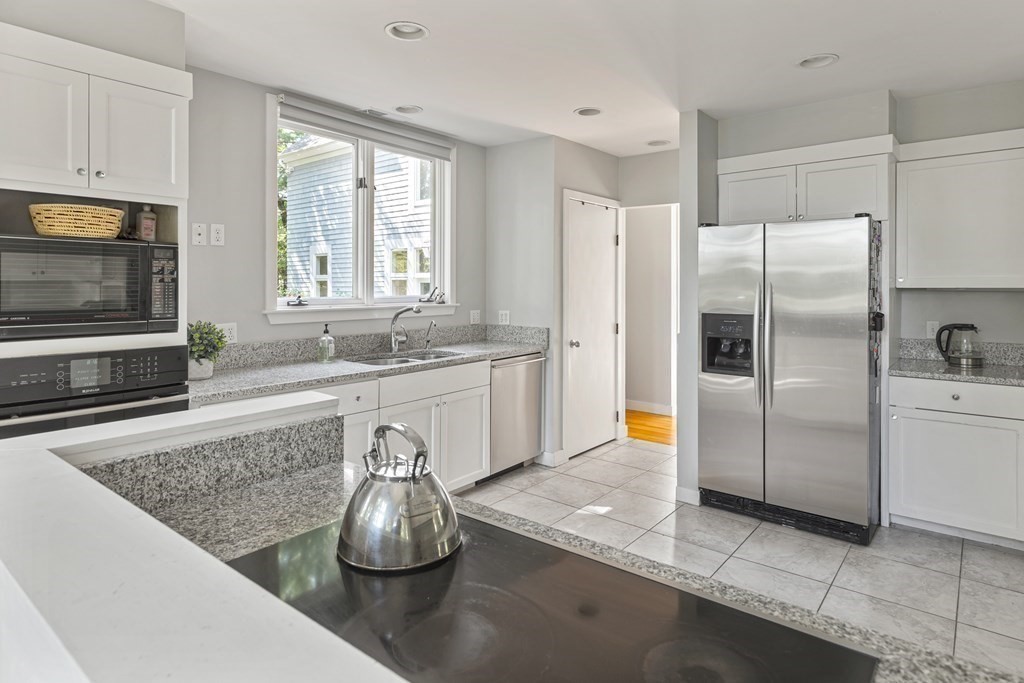 6 Davis Road Southborough, MA 01772 - Photo 17 of 38