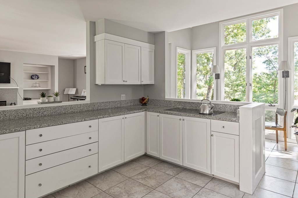 6 Davis Road Southborough, MA 01772 - Photo 19 of 38