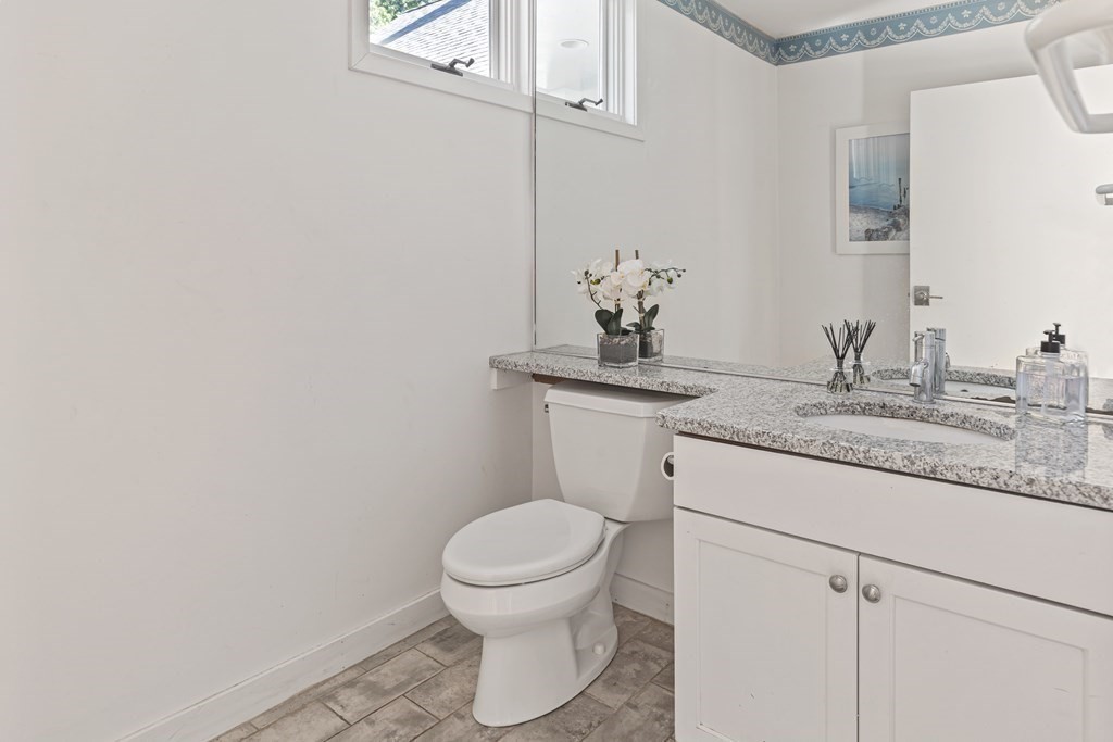 6 Davis Road Southborough, MA 01772 - Photo 23 of 38