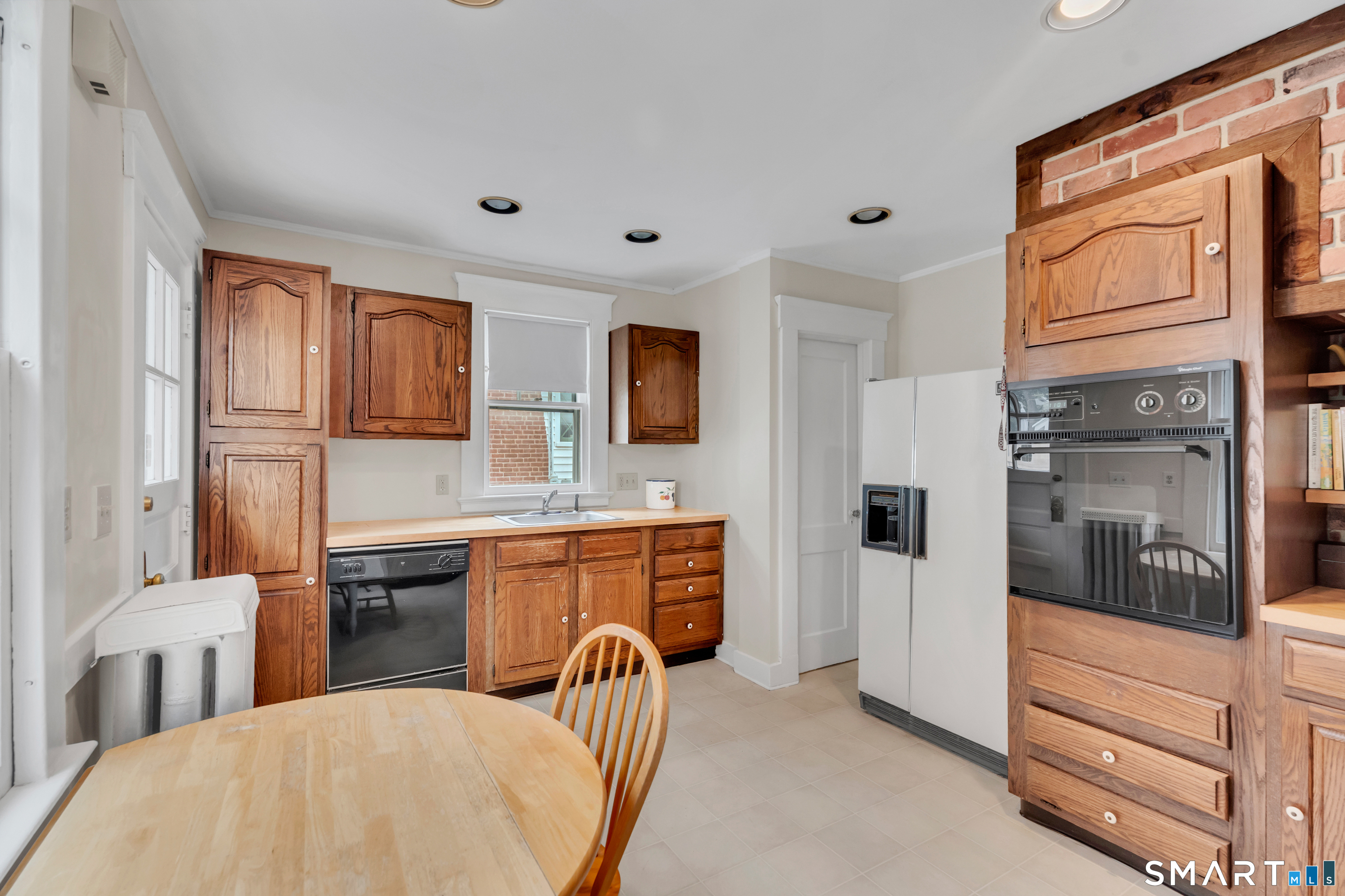 80 Russell Street Hamden, CT 06517 - Photo 10 of 33
