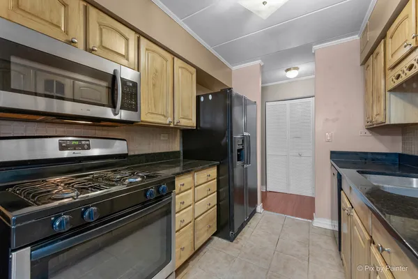 $1,800 | 300 South Roselle Road, Unit 514, Schaumburg, IL 60193