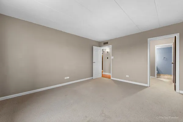 $1,800 | 300 South Roselle Road, Unit 514, Schaumburg, IL 60193