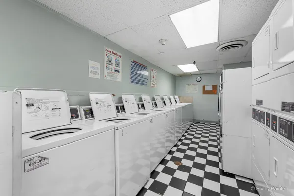 $1,800 | 300 South Roselle Road, Unit 514, Schaumburg, IL 60193