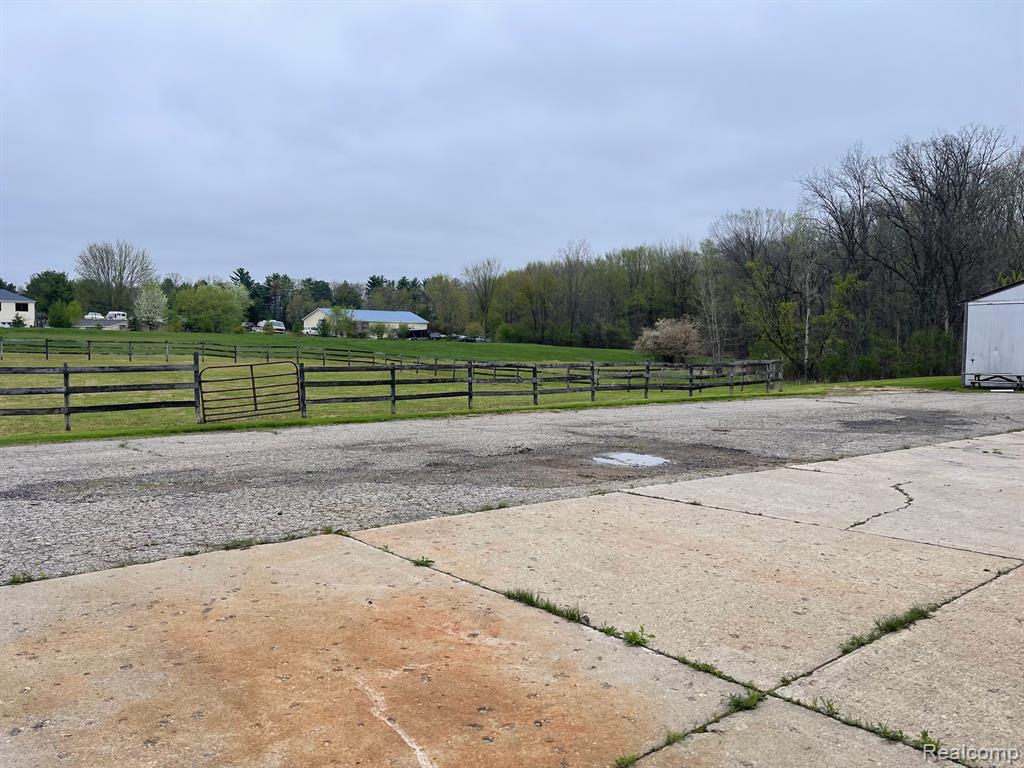 8261 Fenton Road Grand Blanc, MI 48439 - Photo 24 of 24